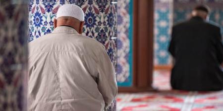 هل تأخير صلاة الفجر بعد شروق الشمس يعد من الإثم؟ الأزهر يجب - إيجي 24 نيوز