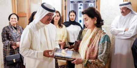 جمعية
السدو
الكويتية
تفتتح
معرض
تعابير
السدو
المعاصرة - إيجي 24 نيوز