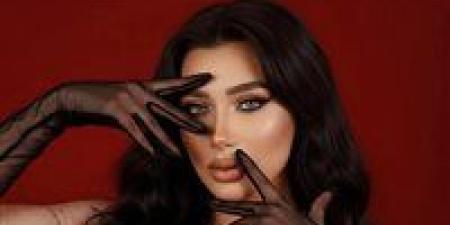 شروق
القاسم..
بلاغ
جديد
يتهم
الراقصة
بخدش
الحياء
العام - إيجي 24 نيوز