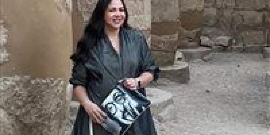 يا
      غلو
      رأيك
      عندي
      بلح..
      إيمي
      سمير
      غانم
      تعلق
      على
      ردها
      لمصممة
      أزياء
      انتقدت
      إطلالتها - إيجي 24 نيوز