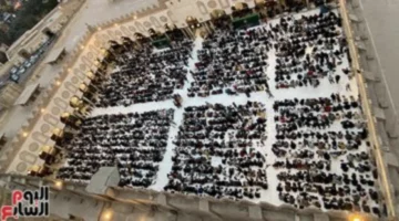 إفطار الطلاب الوافدين بالجامع الأزهر في اليوم السابع عشر من رمضان